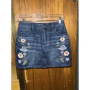 🌸 Embroidered Floral Denim Mini Skirt – Hollister #Fairycore